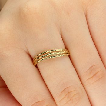 Złoty Pierścionek Damski Próby 375 - Trzyrzędowy Grawerowany Au.jpg